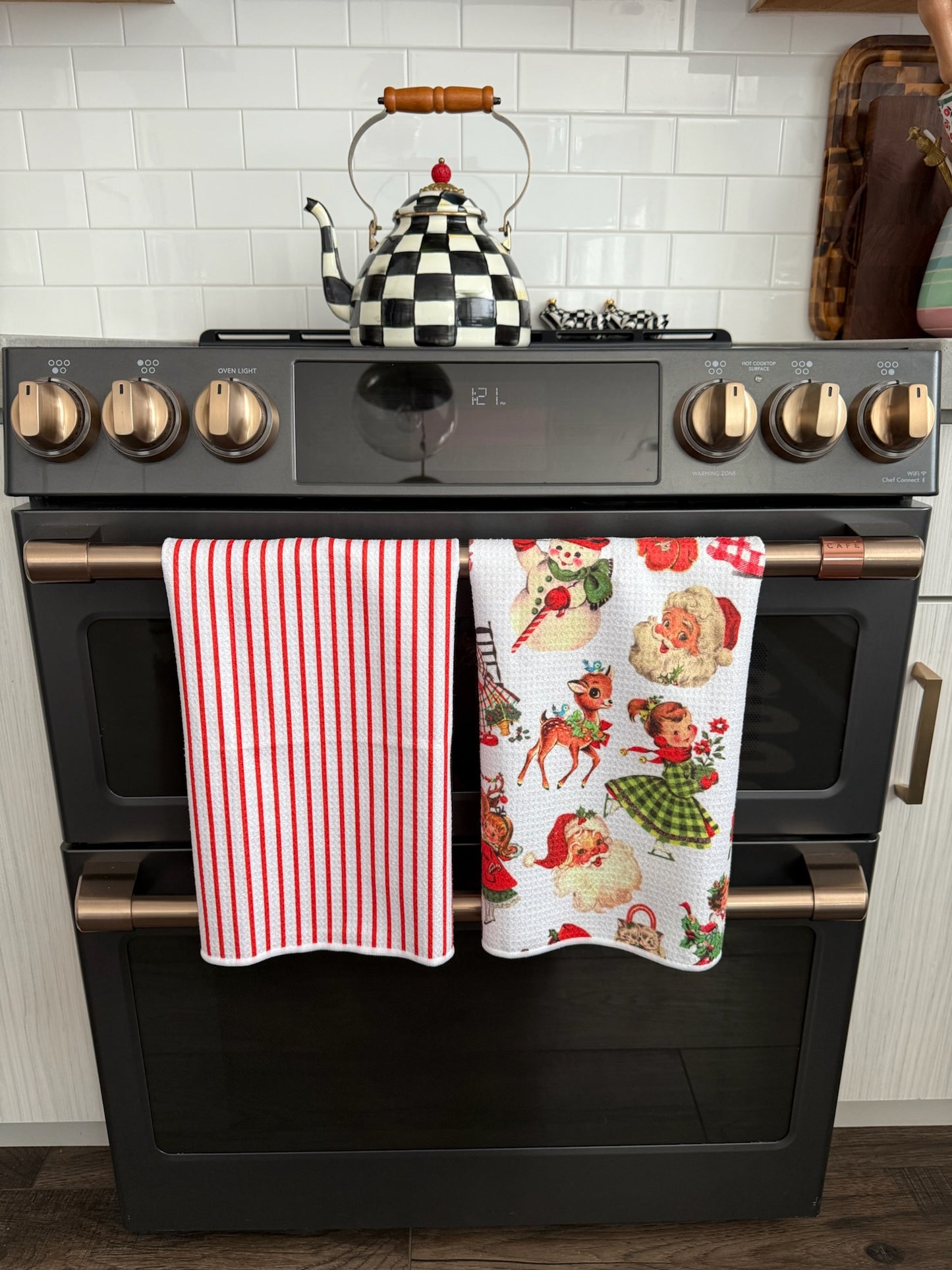 Nostalgic Christmas: Double-Sided Hand Towel