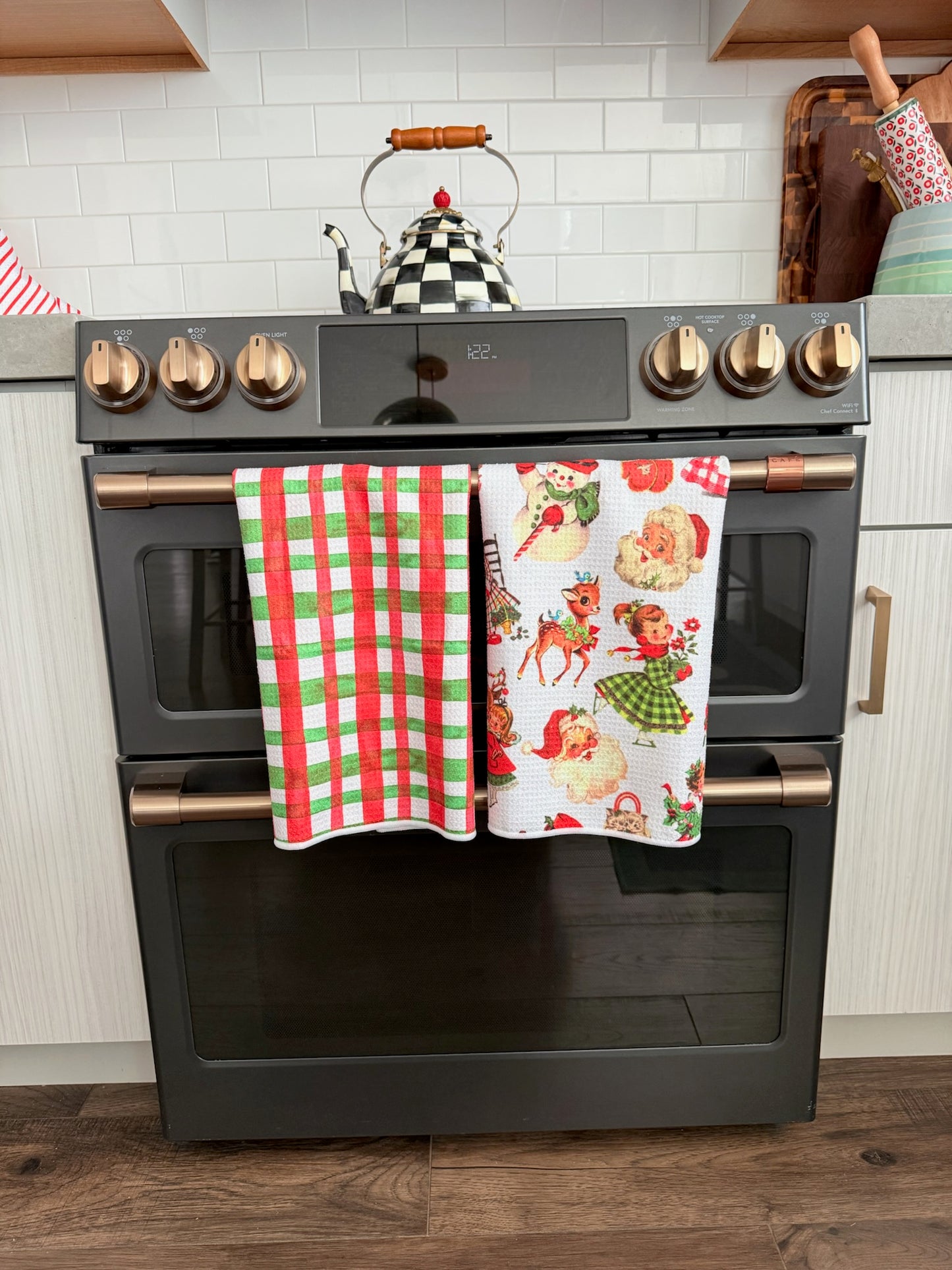 Nostalgic Christmas: Double-Sided Hand Towel