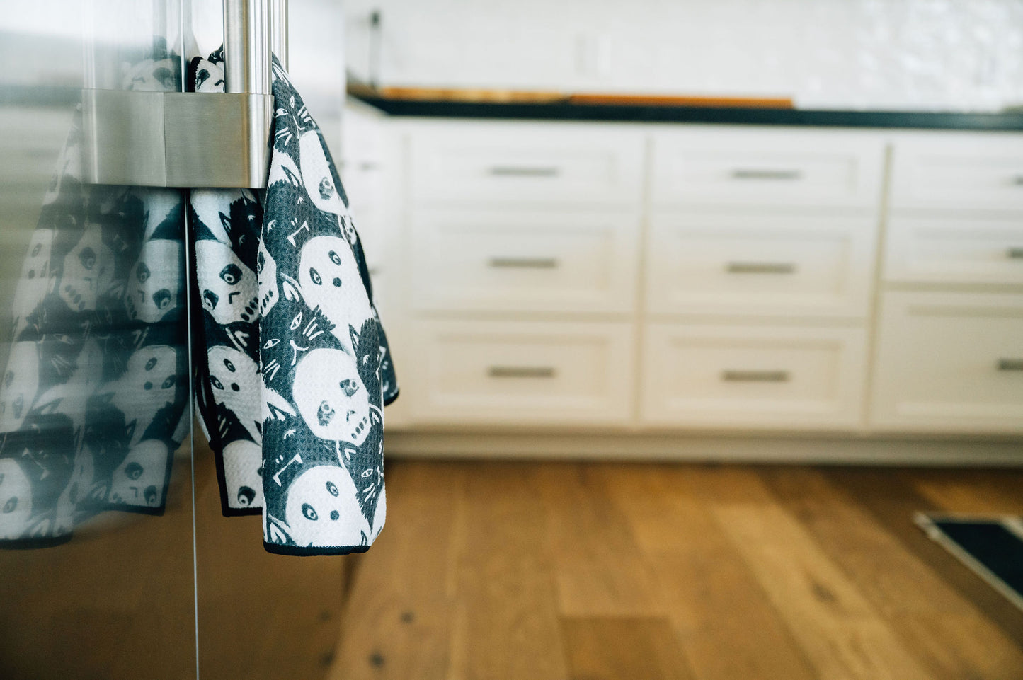 Scaringbone: Double-Sided Hand Towel