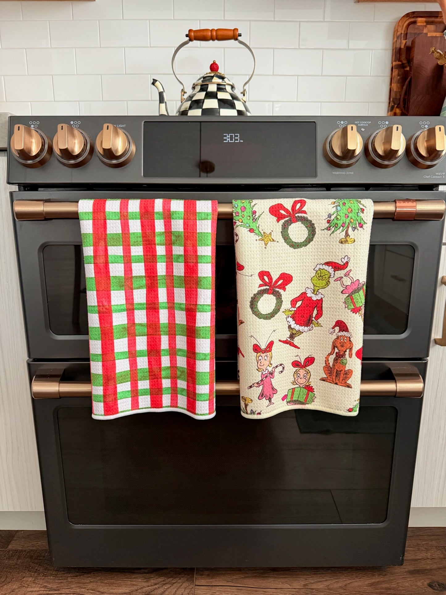 Clara: Double-Sided Hand Towel