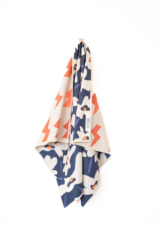 Aqua Daisy: Reversible Hand Towel