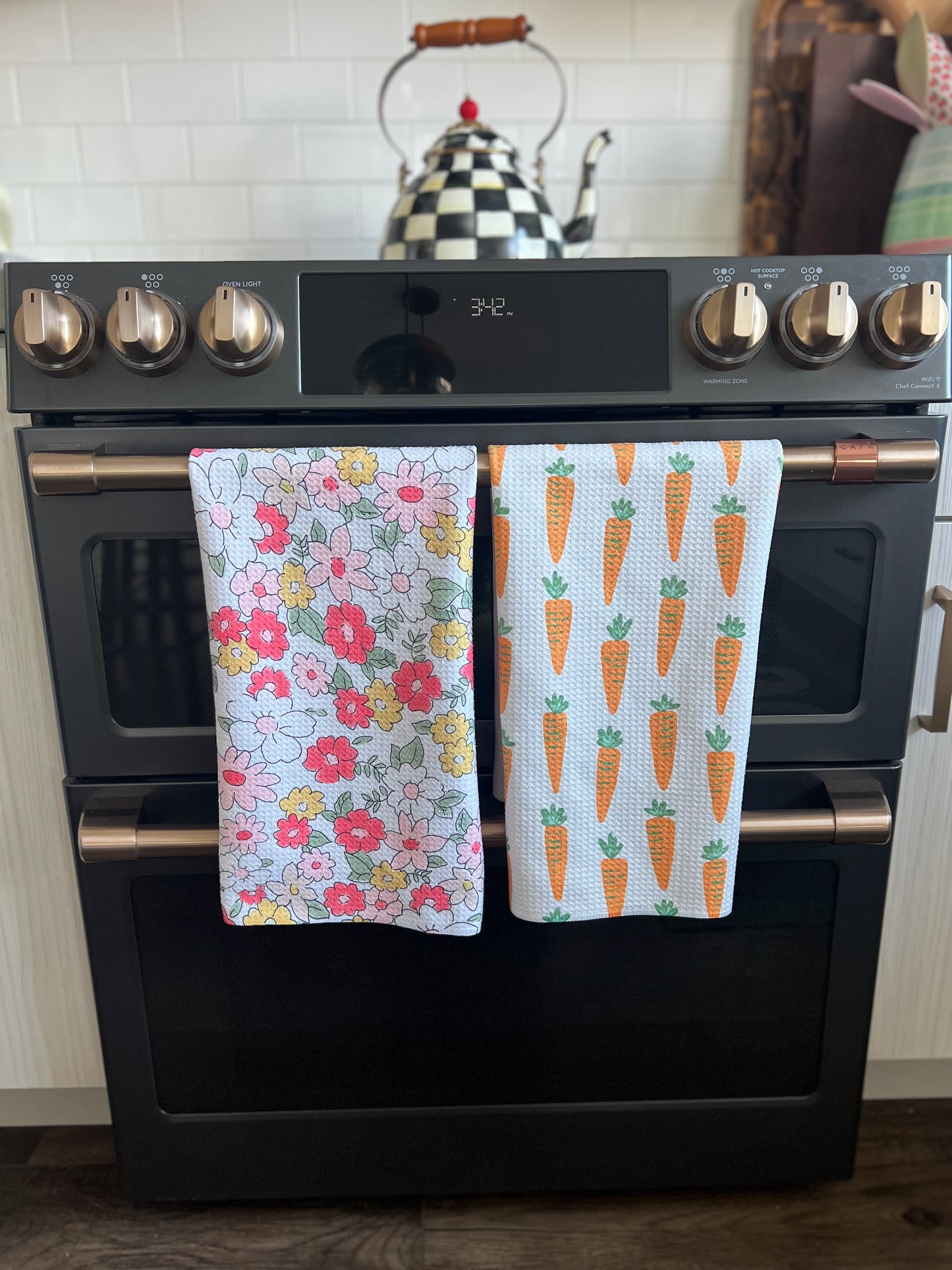 Carrot Line: Single-Sided Hand Towel