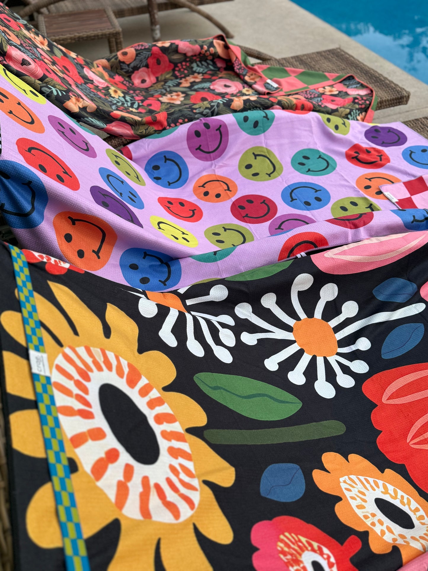 Mobi Pool Towel: Reversible