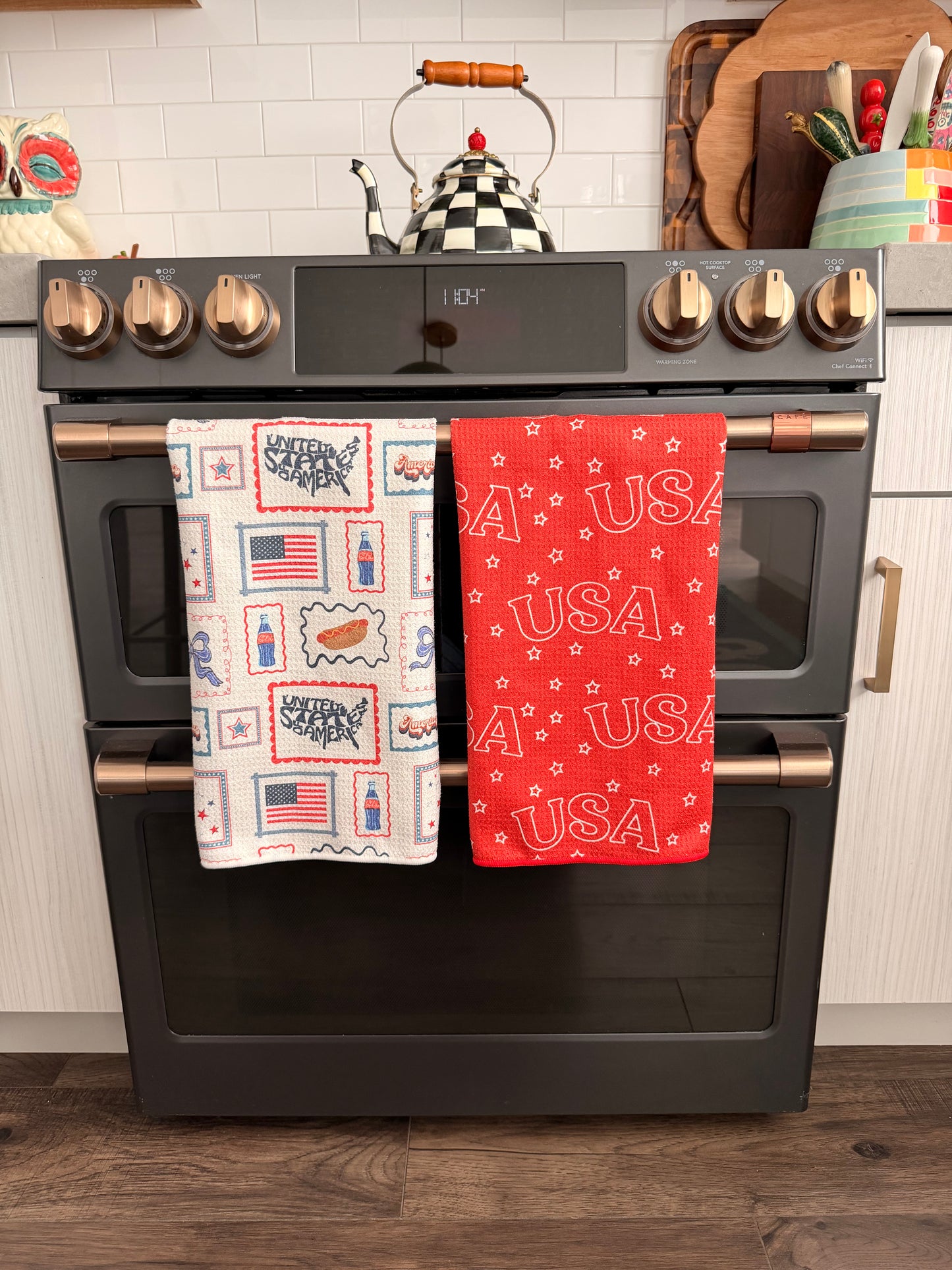 xoxo, USA: Double-Sided Hand Towel