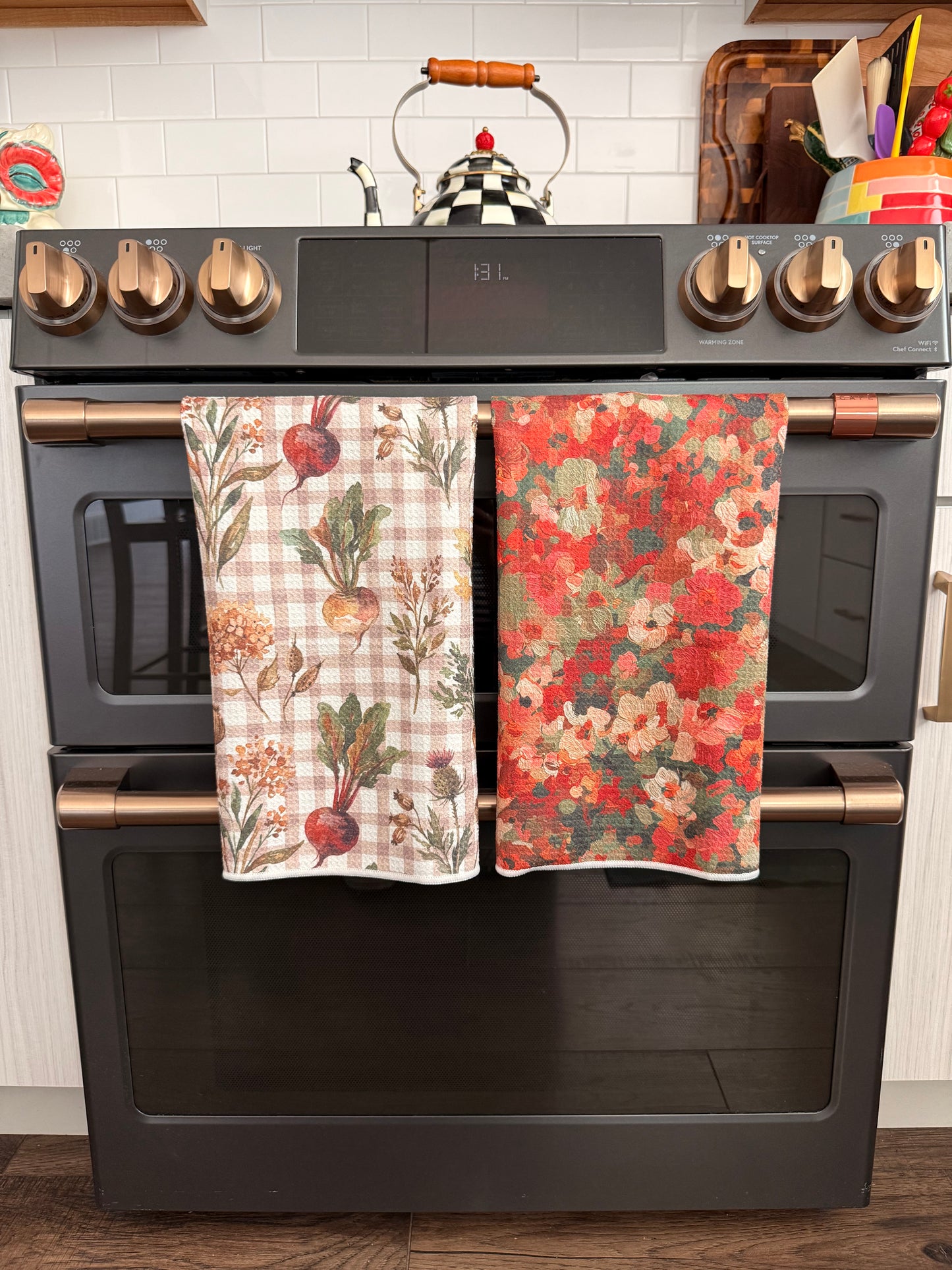 Charlotte: Double-Sided Hand Towel