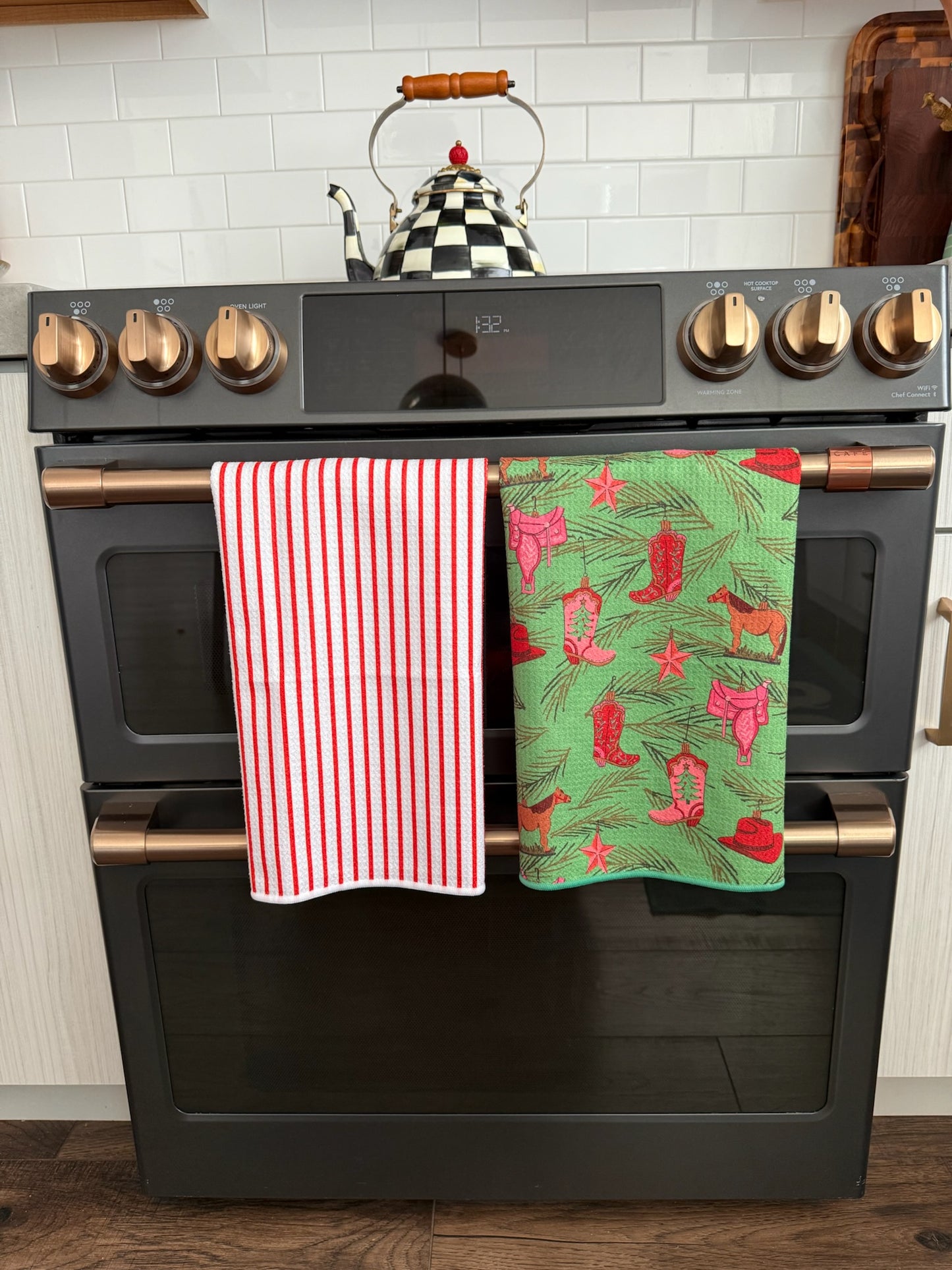 Pinner Red: Double-Sided Hand Towel
