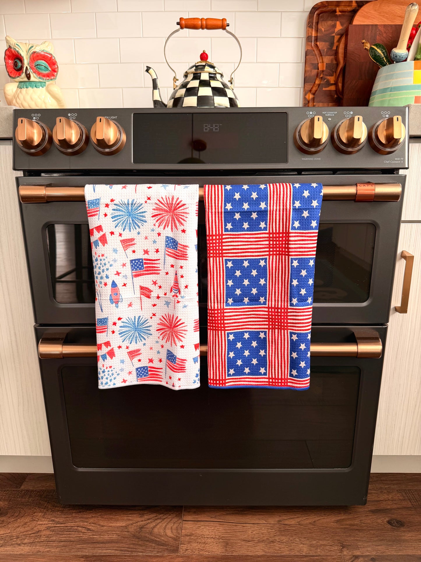 Main Street Parade/Hometown Memories: 2 Double Sided-Hand Towels