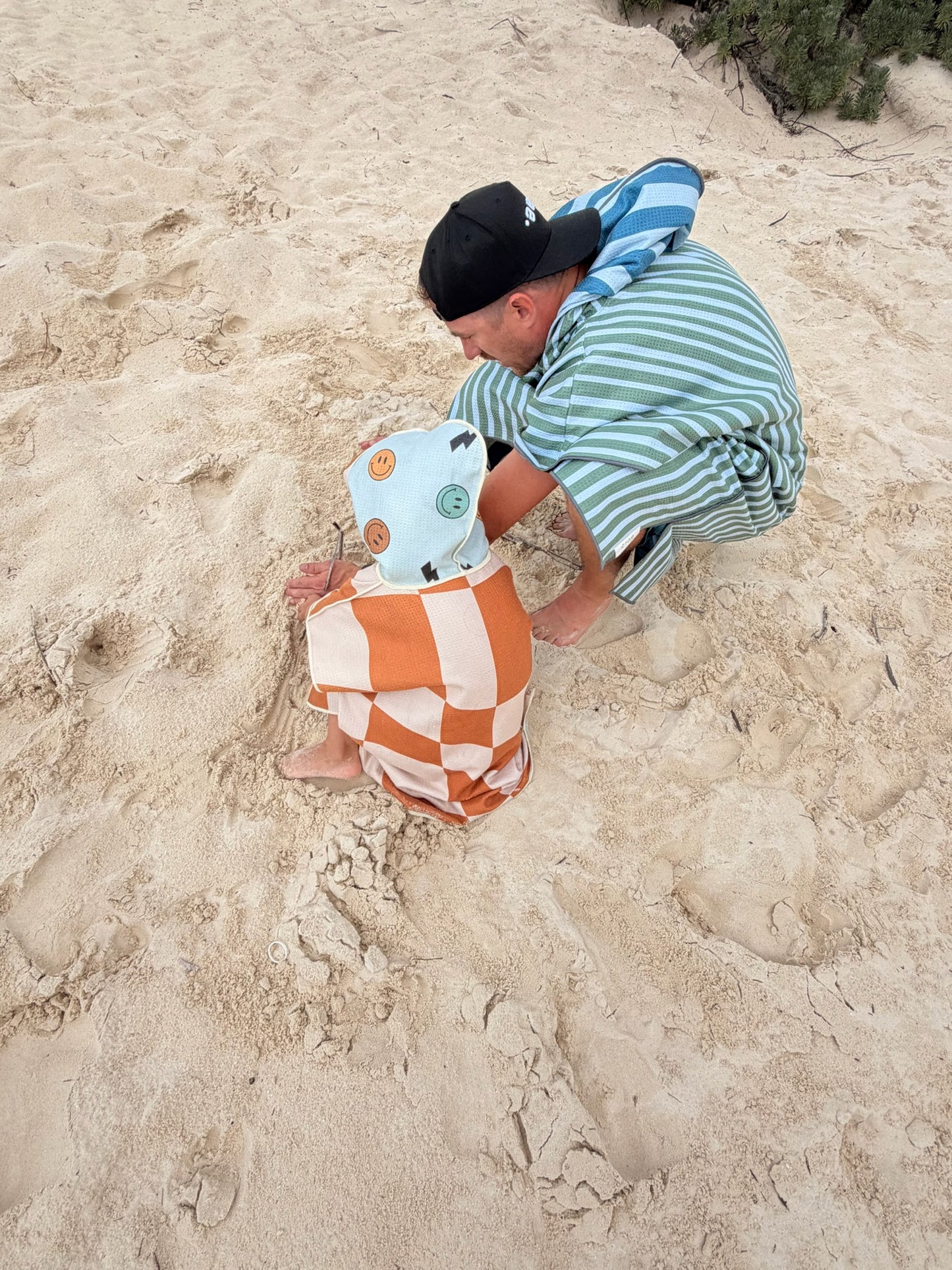 Van: Reversible Poncho